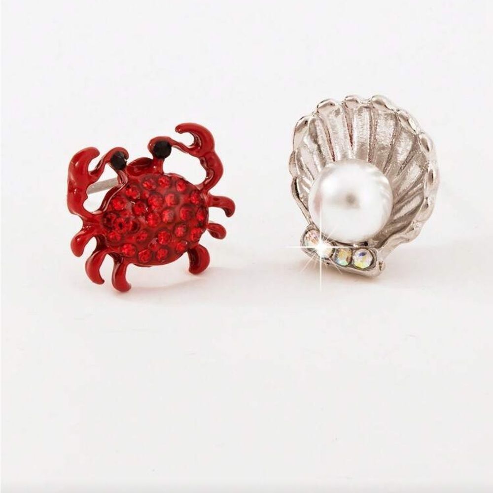 Red Crab and Silver Shell Earrings M619